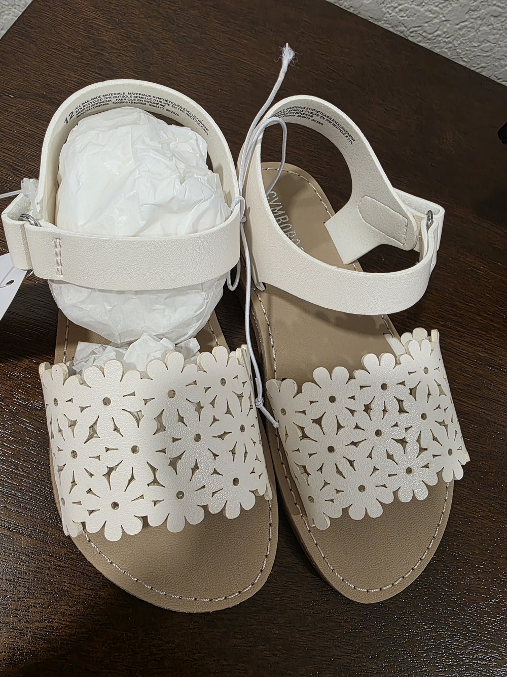 Gymboree White Floral Cutout Girls Sandals